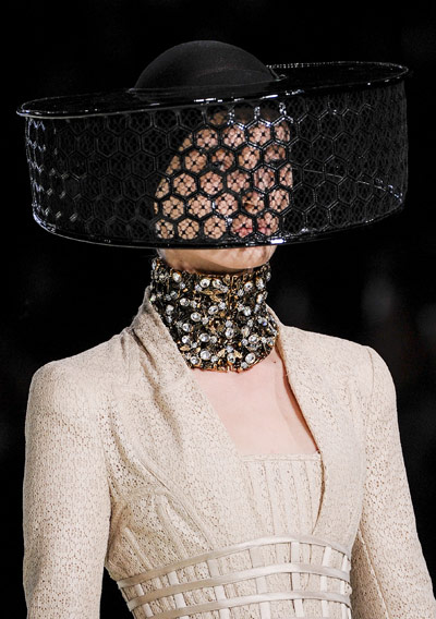 alexander mcqueen ss13 paris fashion week beauty imaxtree