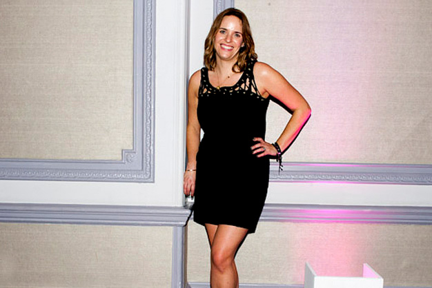 jennifer dickinson elle acting editor